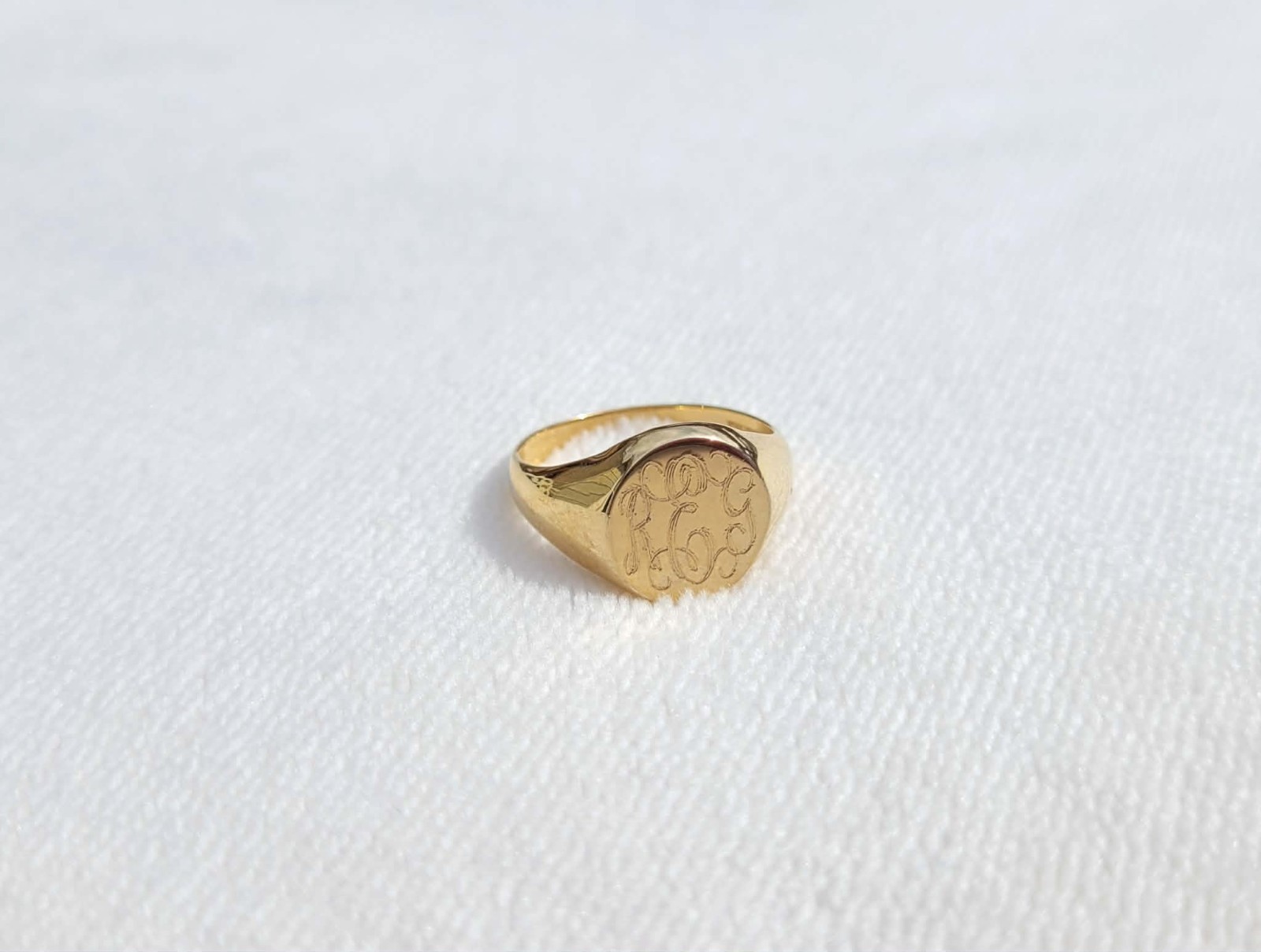 Vintage “REG” Monogram Script Signet Gold Plated Ring Sz 9