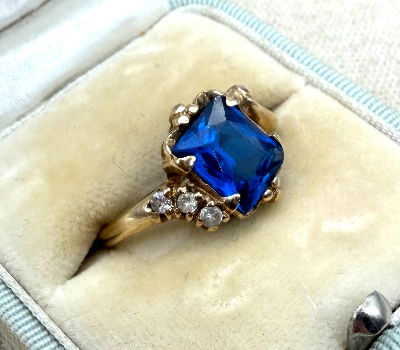 Vintage 10K Gold Blue Sapphire & Diamond Ring Size 5.5 Estate Jewelry 2.41 Grams