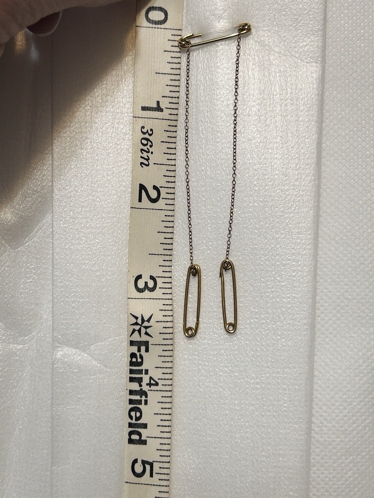 10k Gold Safety Pin Sweater Cable Chain Brooch