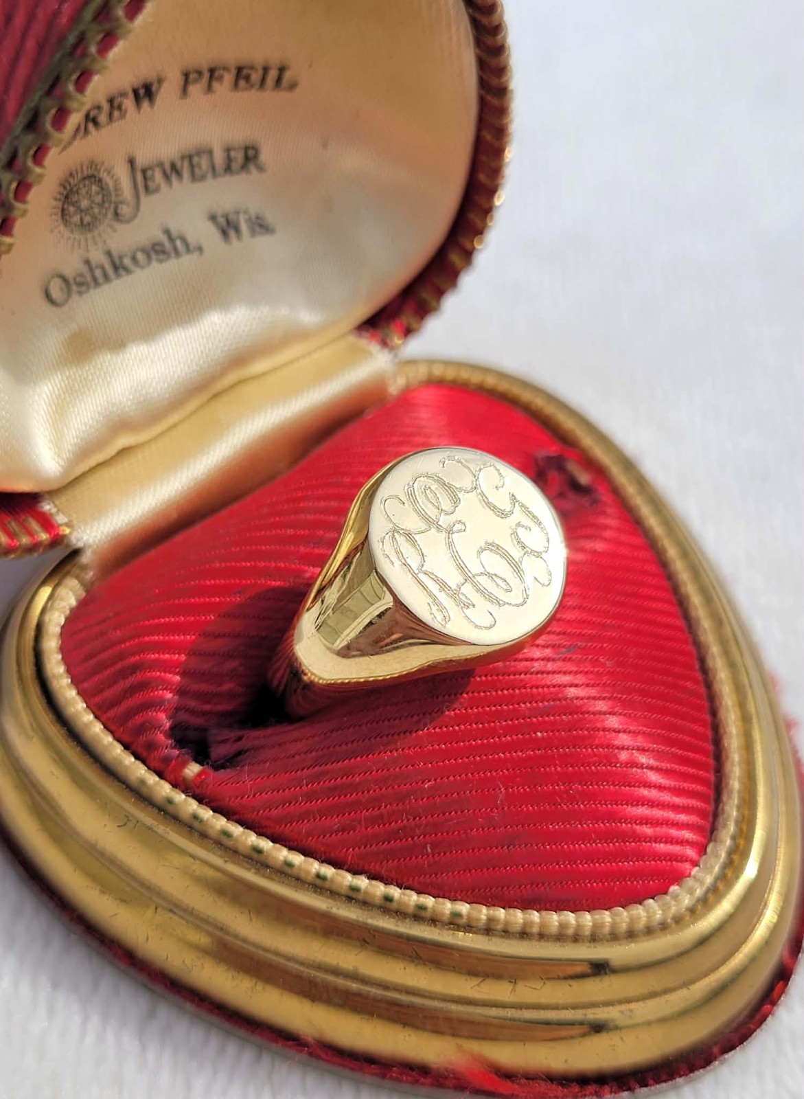 Vintage “REG” Monogram Script Signet Gold Plated Ring Sz 9