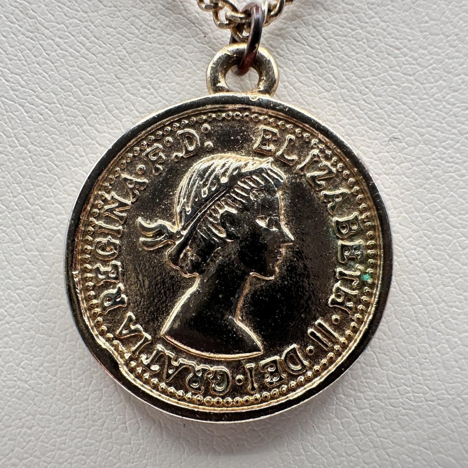 Vintage 70s Queen Elizabeth II British Five Pence Coin Pendant Necklace Jewelry