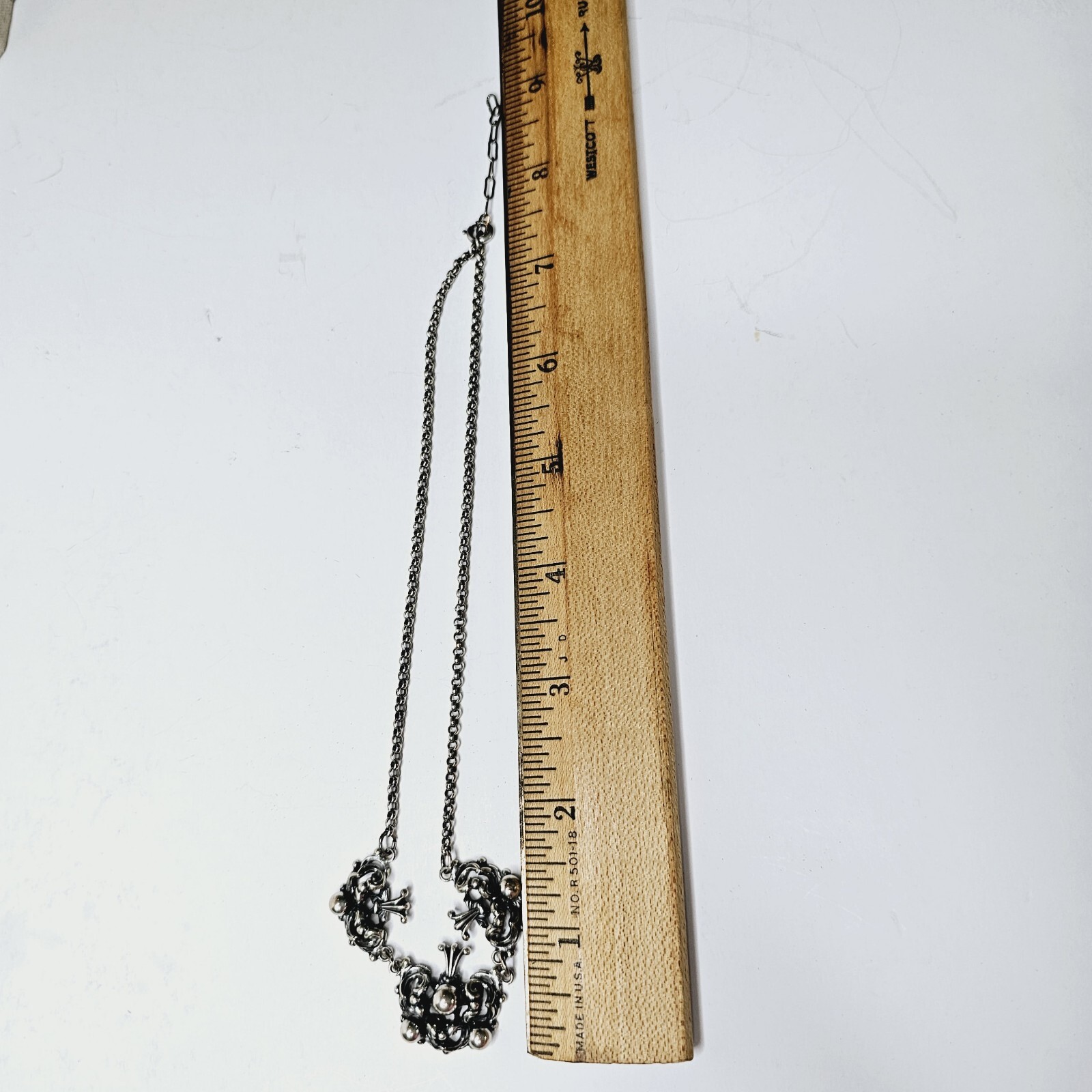 Vintage Mid-Century MN 835 Silver Traditional Floral Design 3D Necklace