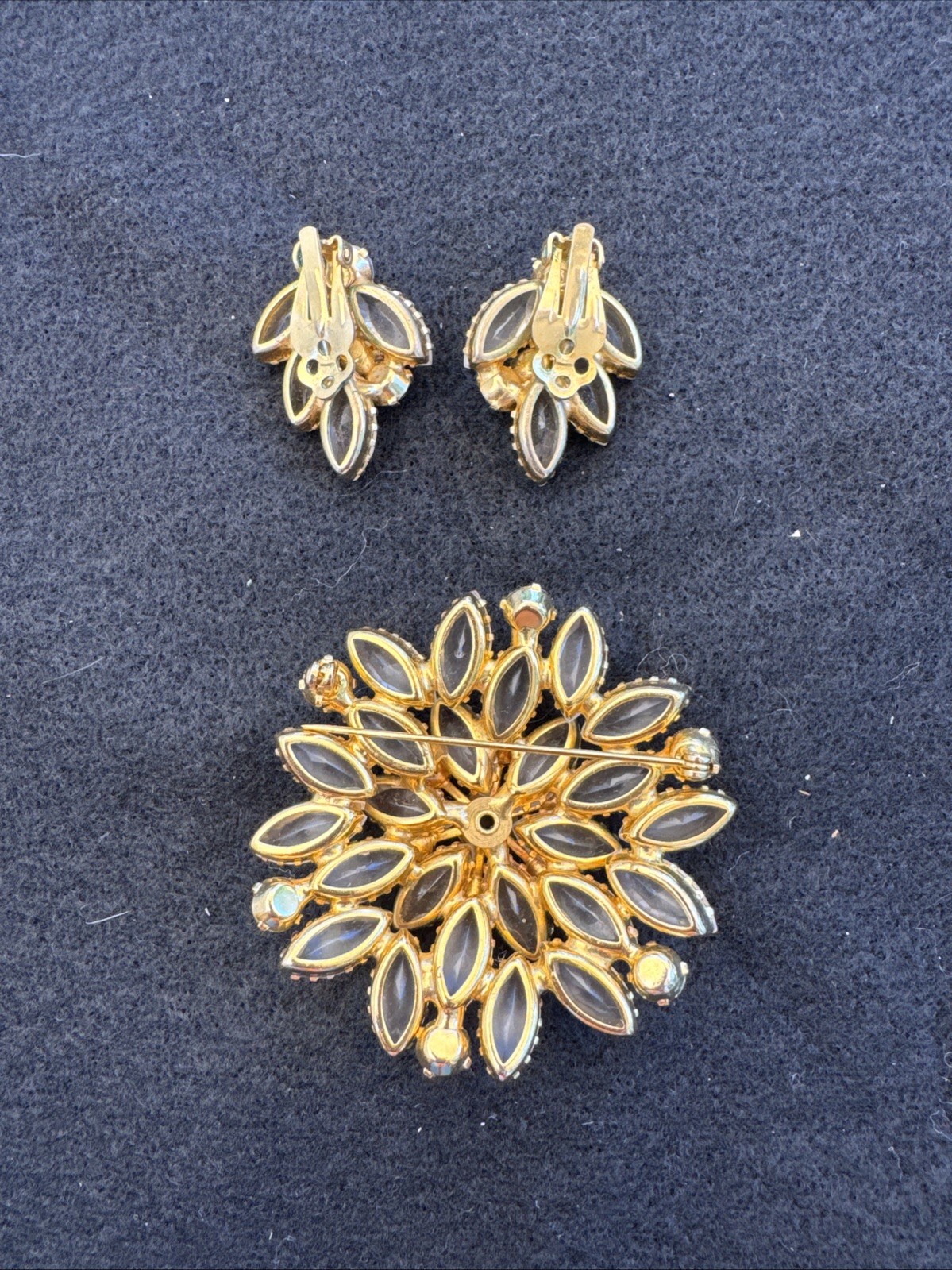 Vtg Set Of Julianna Aurora Borealis Crystals Pin Brooch & Clip On Earrings