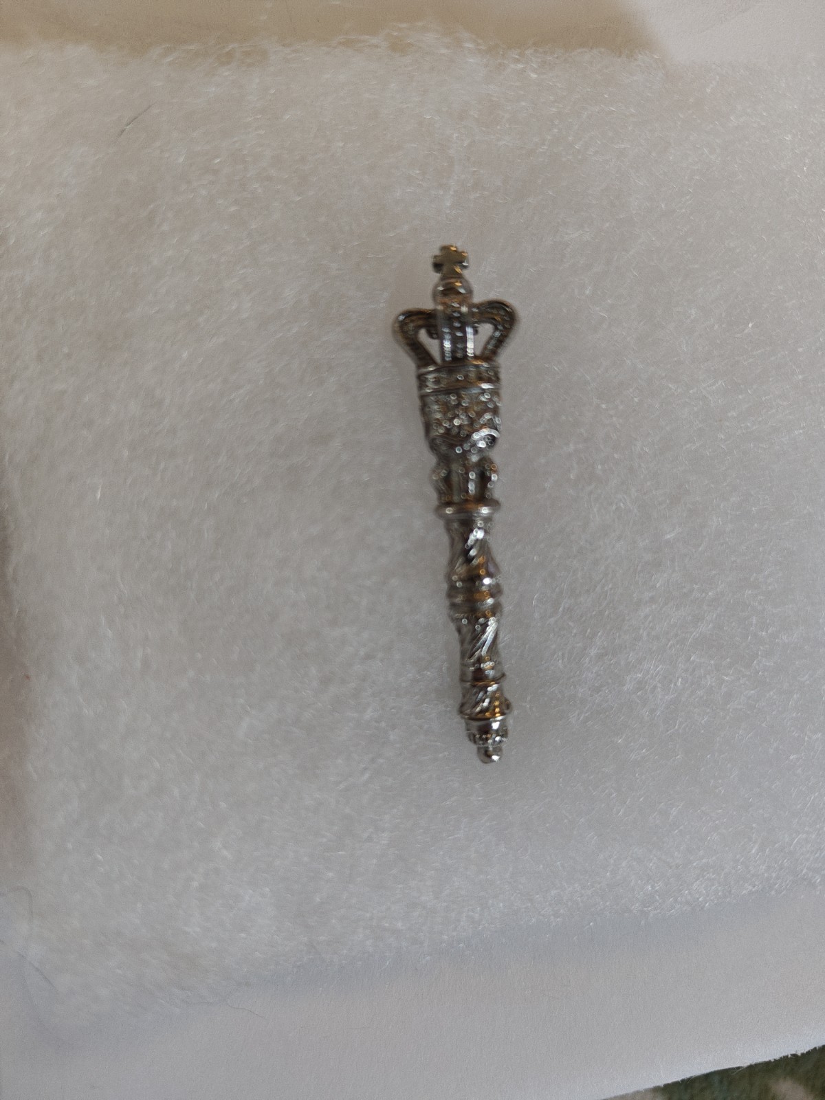 Williamsburg Mace Scepter silver tone Metal Pin Brooche