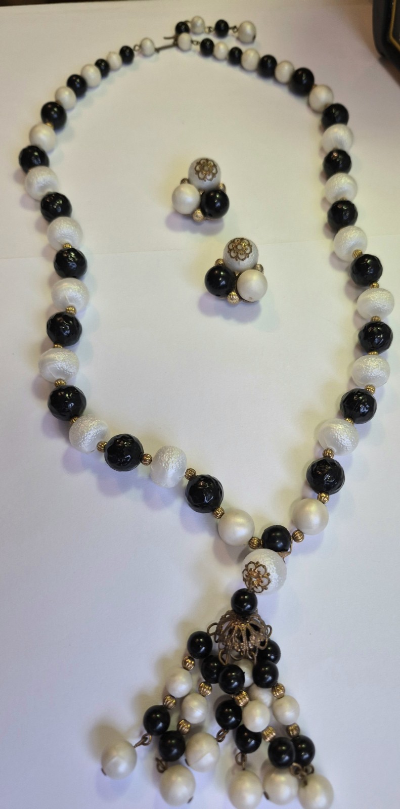 Vintage Tassel Necklace & Earrings Molded Plastic Beads Statement Retro Chunky