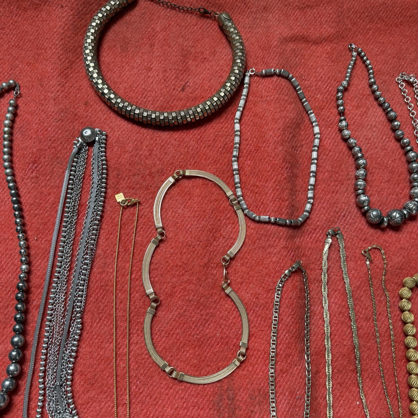 43 Individual Costume Jewelry Vintage Necklaces Metal Gold Silver Other