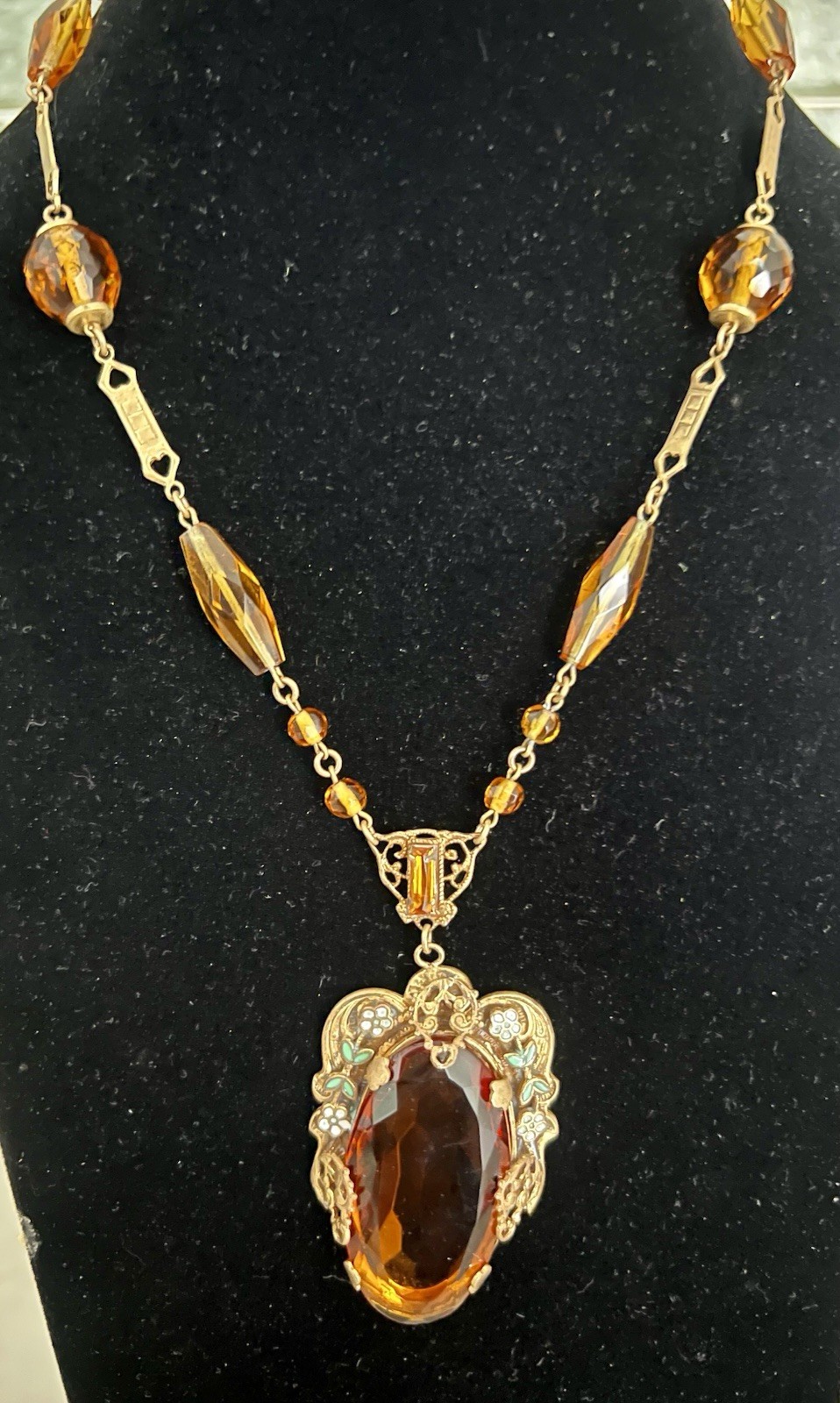 CZECH STUNNING VTG COGNAC COLOR FACETED BRASS FILIGREE ENAMELED PENDANT NECKLACE