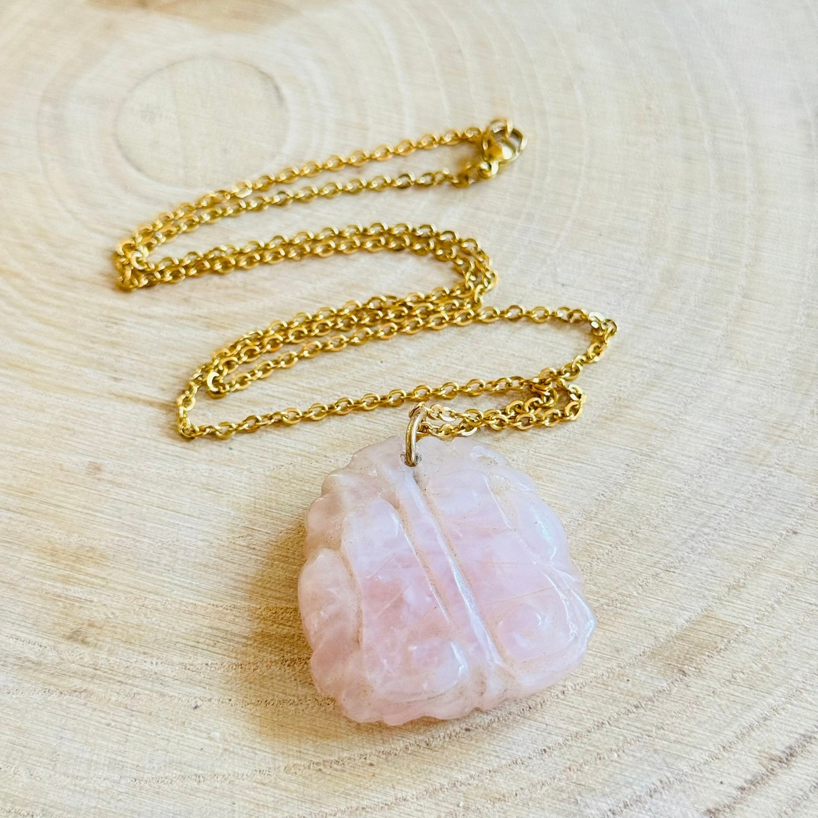 VTG Regal Rose Quartz Pendant necklace pink carved gold tone Statement 70s 20″