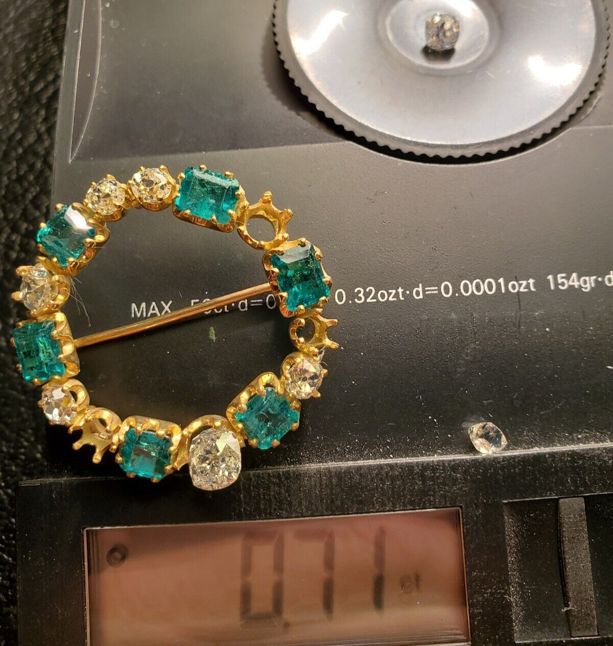 Original EARTH MINED DIAMOND EMERALD BROOCH Circle Deco Antique SOLID 18K GOLD
