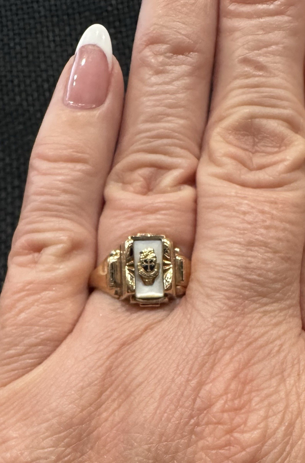 Vintage 1983 Josten’s Classic Mother Of Pearl 10k Yellow Gold Class Ring 6.5 EUC