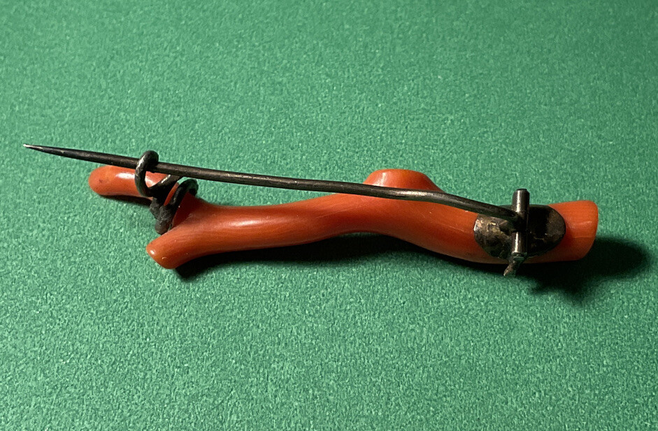 Up for sale is a victorian Branch coral brooch pin. In excellent condition.