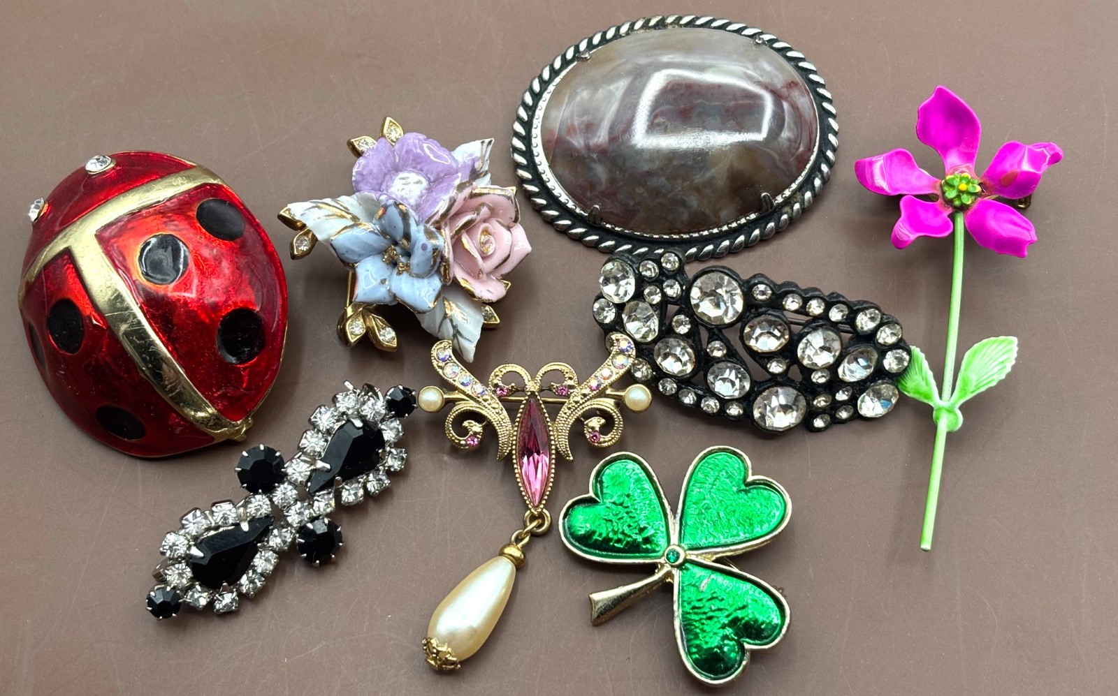 Vintage to Mod flower brooch LOT~17 Pieces~Huge Lady Bug~Porcelain~Spring💐