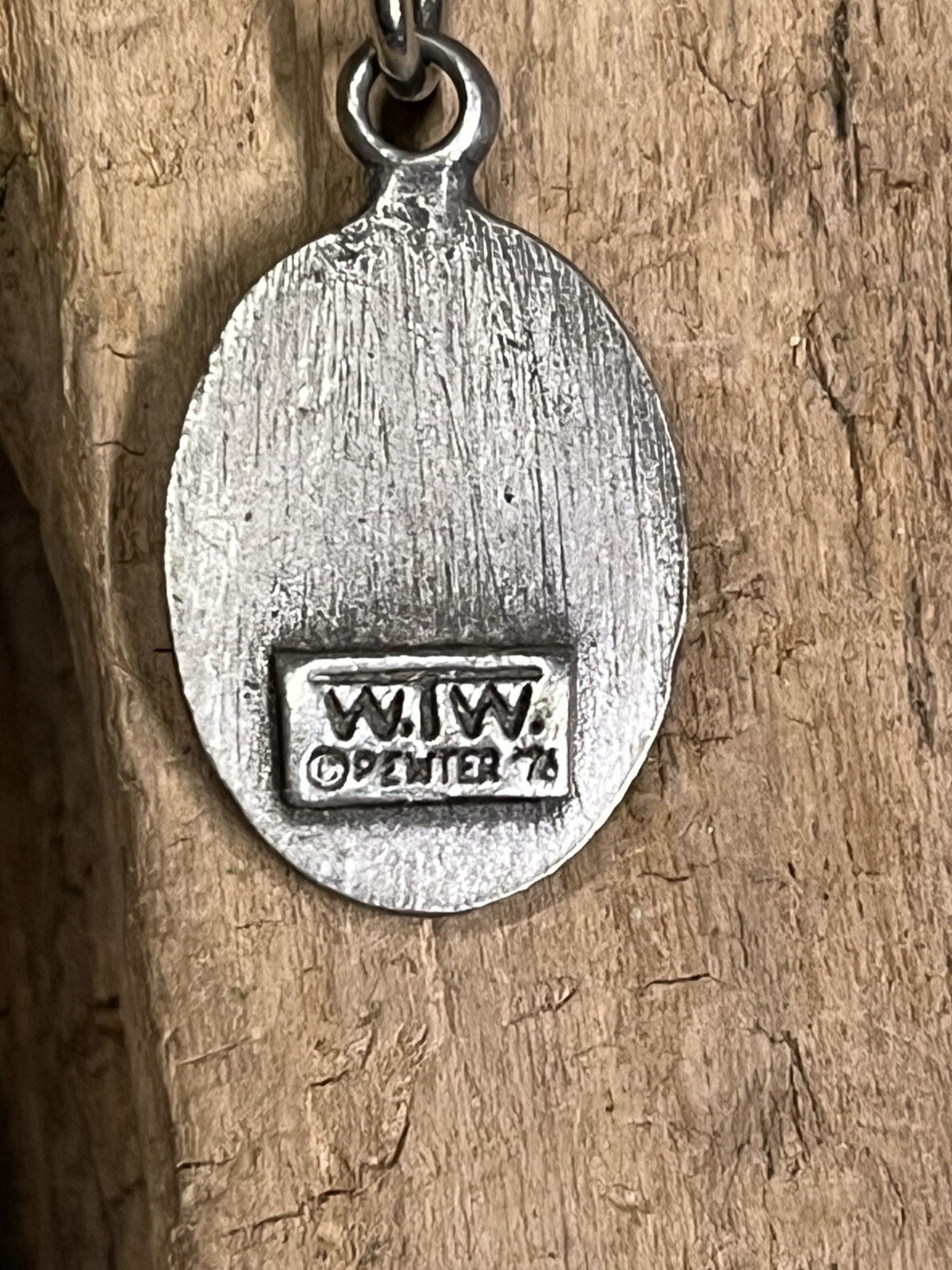VINTAGE 1976 WTW PEWTER TRIBAL PENDANT ON 15” SILVER ROLO CHAIN