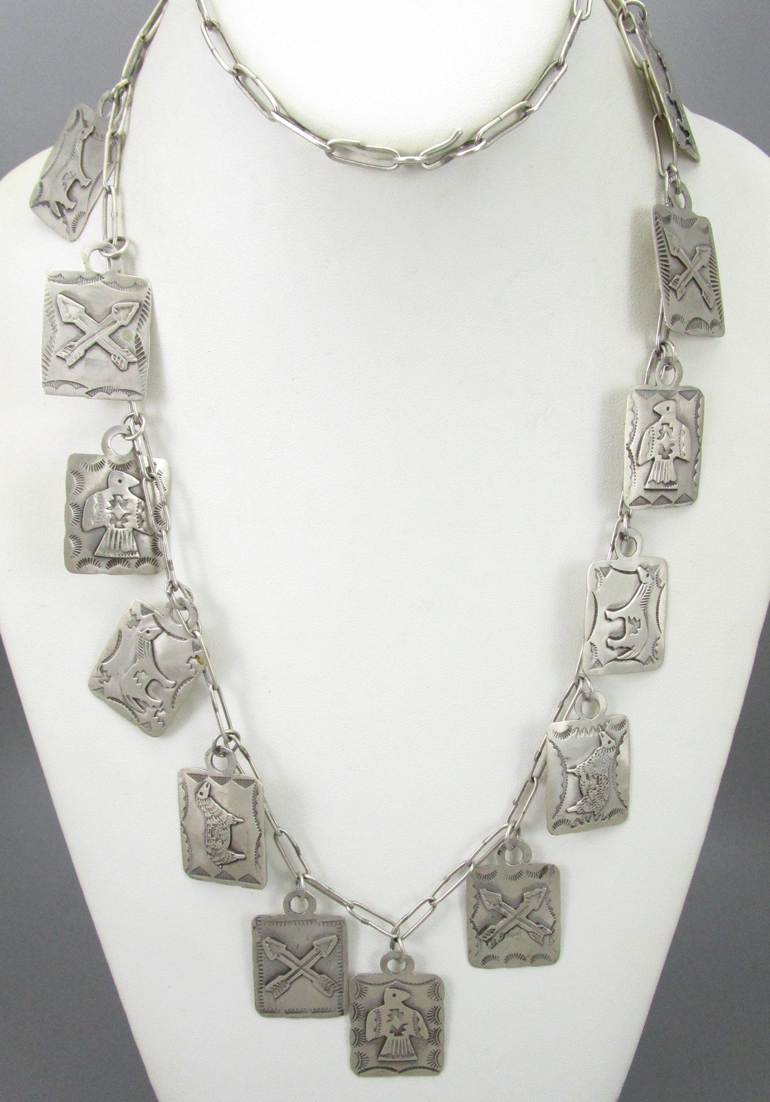 AMAZING 34″ NAVAJO STERLING NECKLACE W/ 15 DOG LUGGAGE TAG DOGTAG CHARMS – 75G