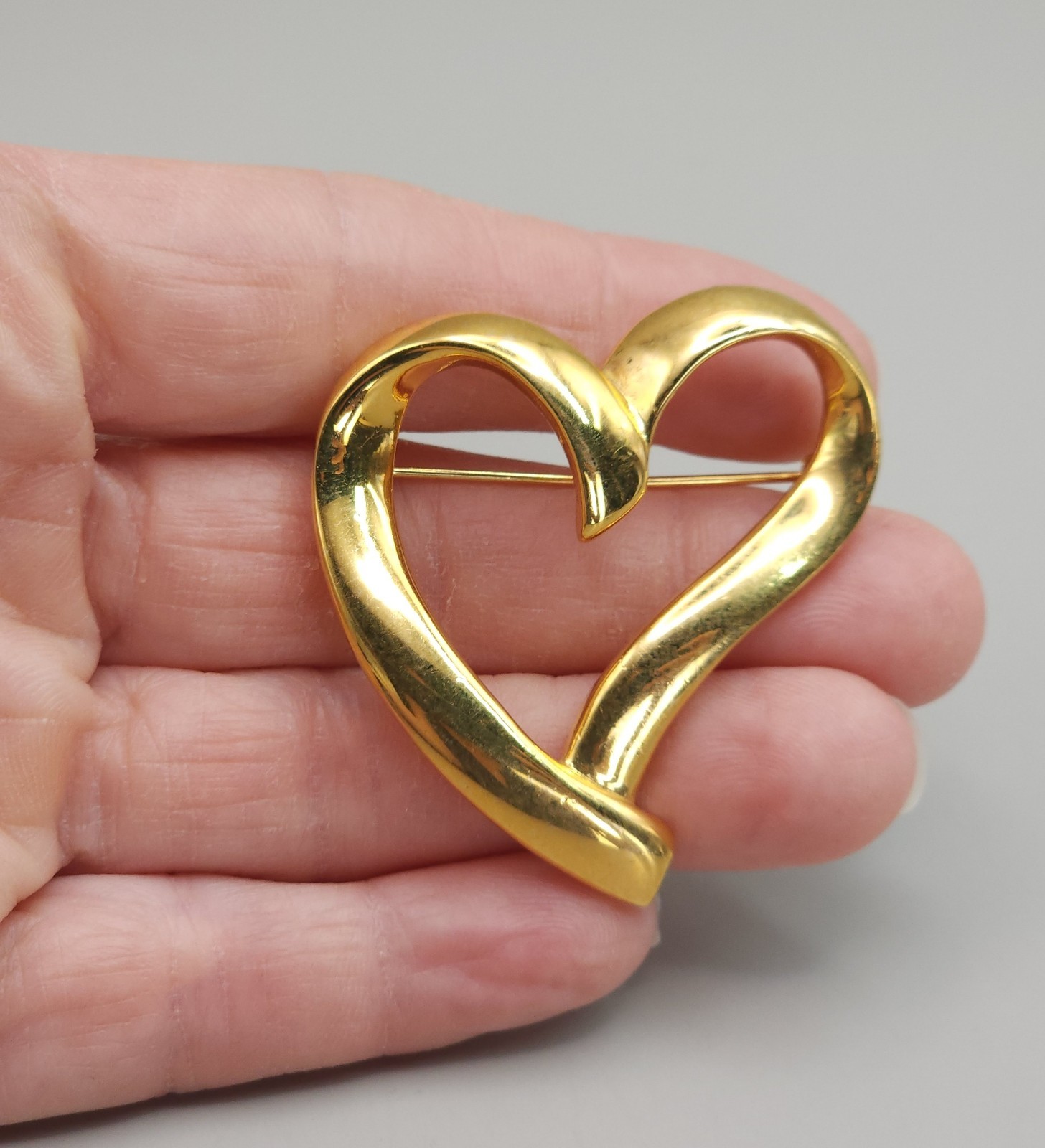 Vintage Trifari Open Heart Brooch Gold Tone 1.5″ Wide USA Seller