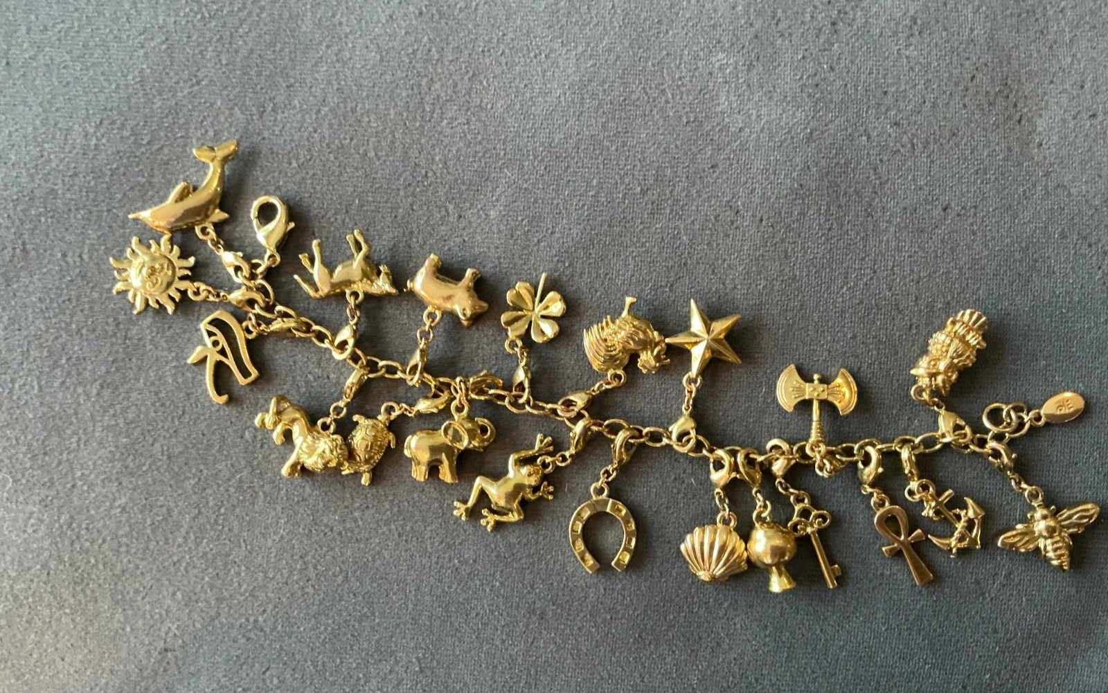 Gold tone Heavy Charm BRACELET with individual Removable Good Luck charms 🍀