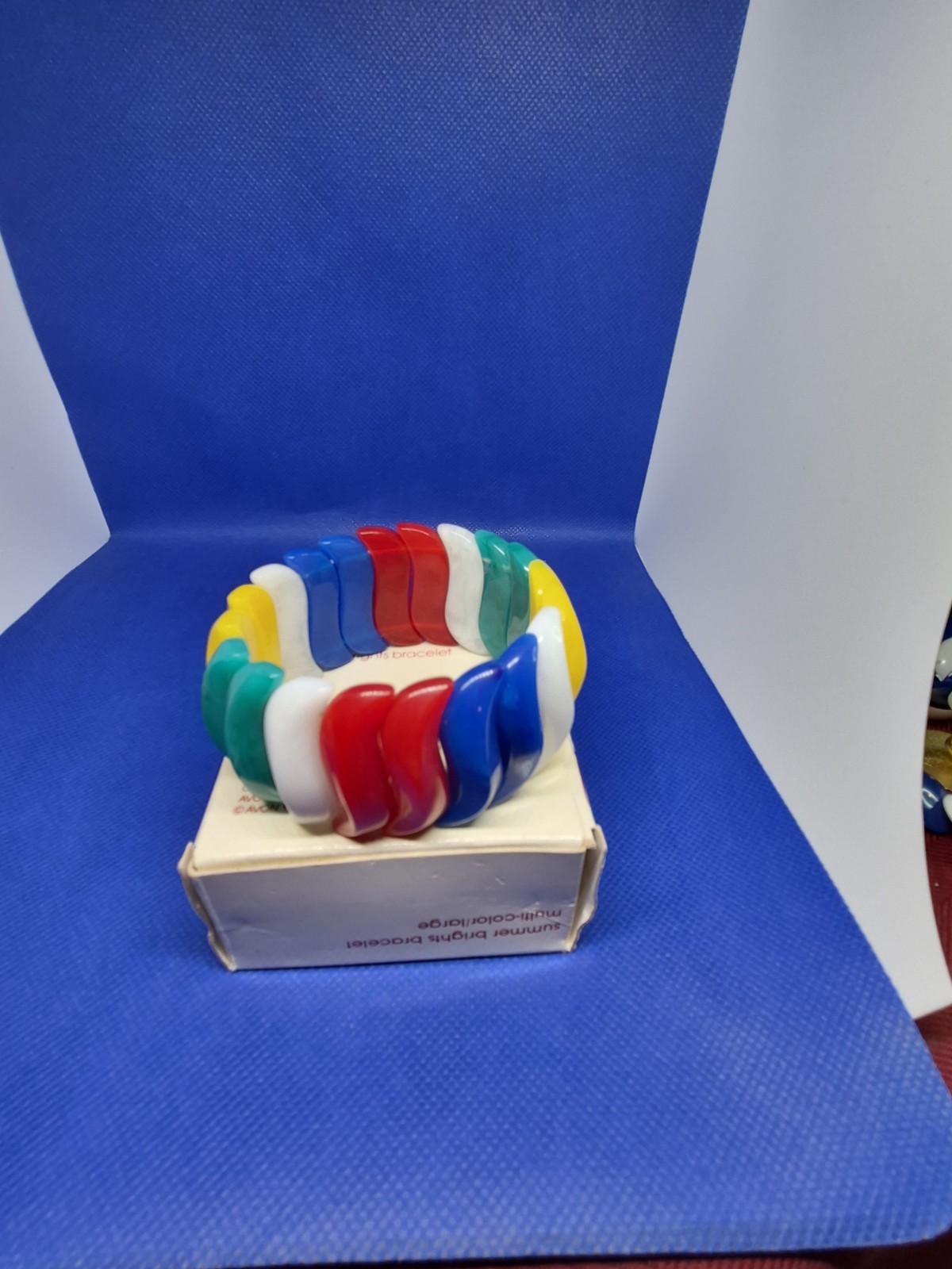 Vintage 1984 Avon Summer Bright Stretch Bracelet With Box