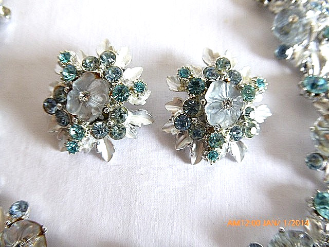 FABULOUS FLORENZA ART GLASS ENAMEL RHINESTONE NECKLACE EARRINGS SET