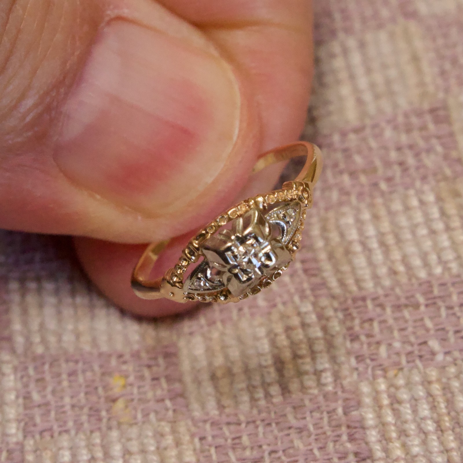 VINTAGE 14K YELLOW GOLD OPEN WORK NATURAL MINED DIAMOND RING (size six)