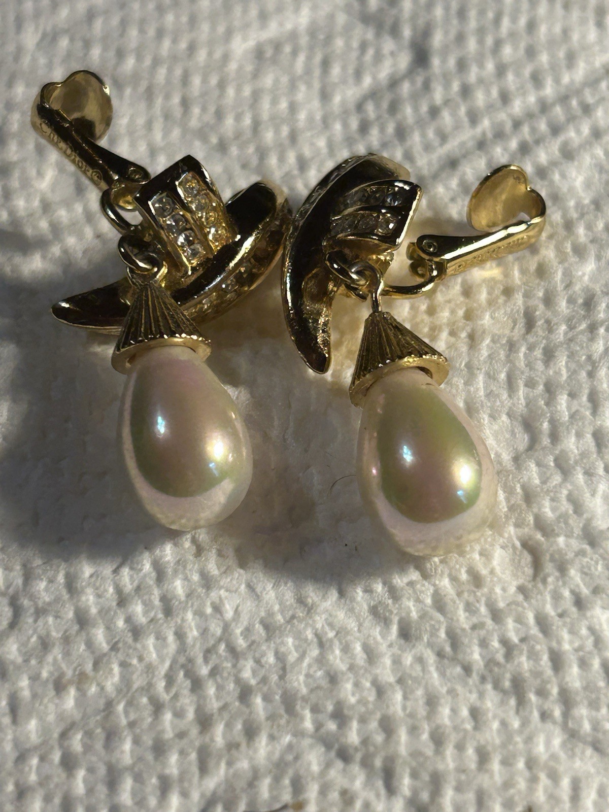 Vintage Dior vintage 1980 white pearl bow cross crystal Earrings