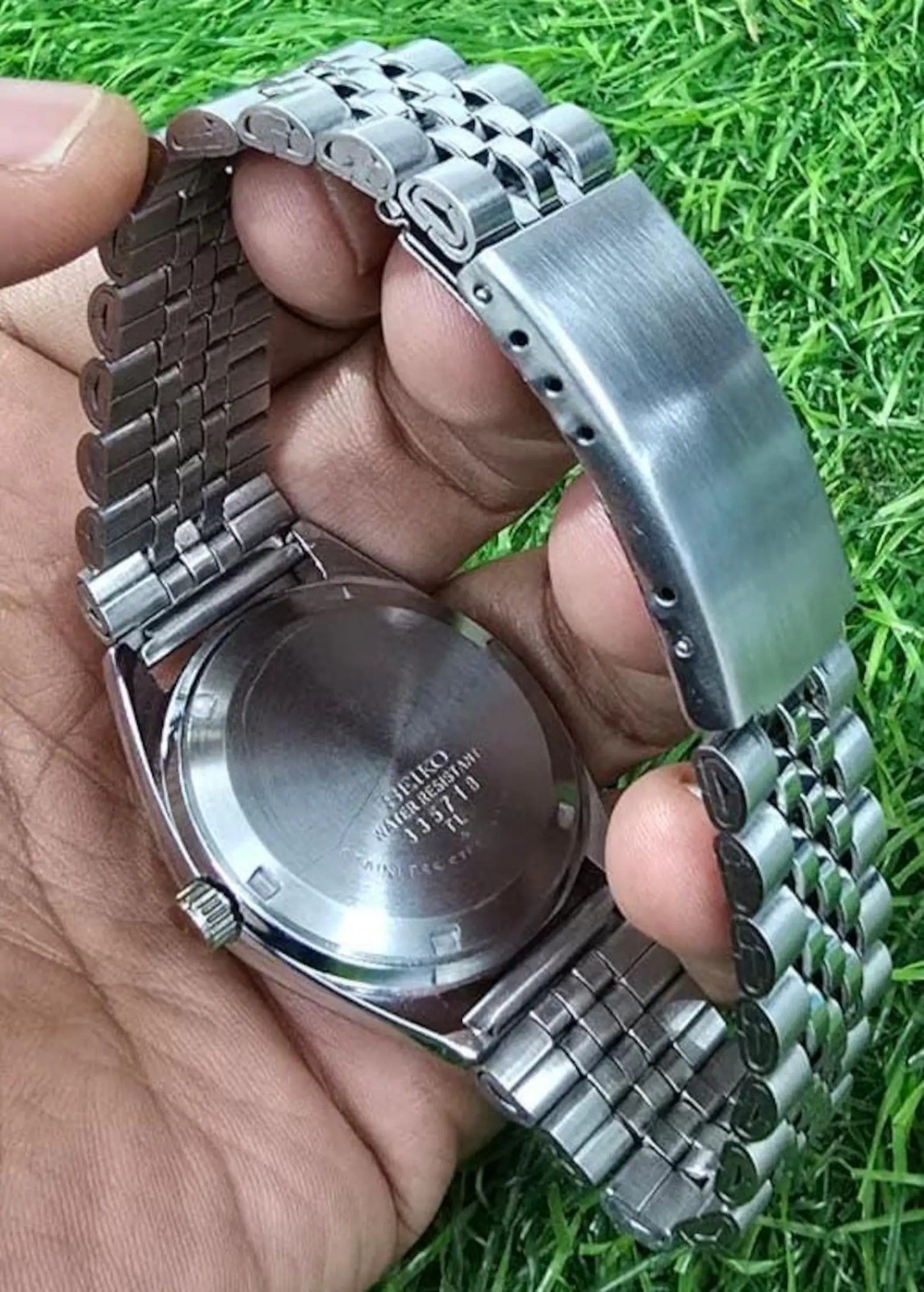 Vintage Seiko 5 Automatic Men steel Day Date 17 jewel Refurbished Japanese wrist