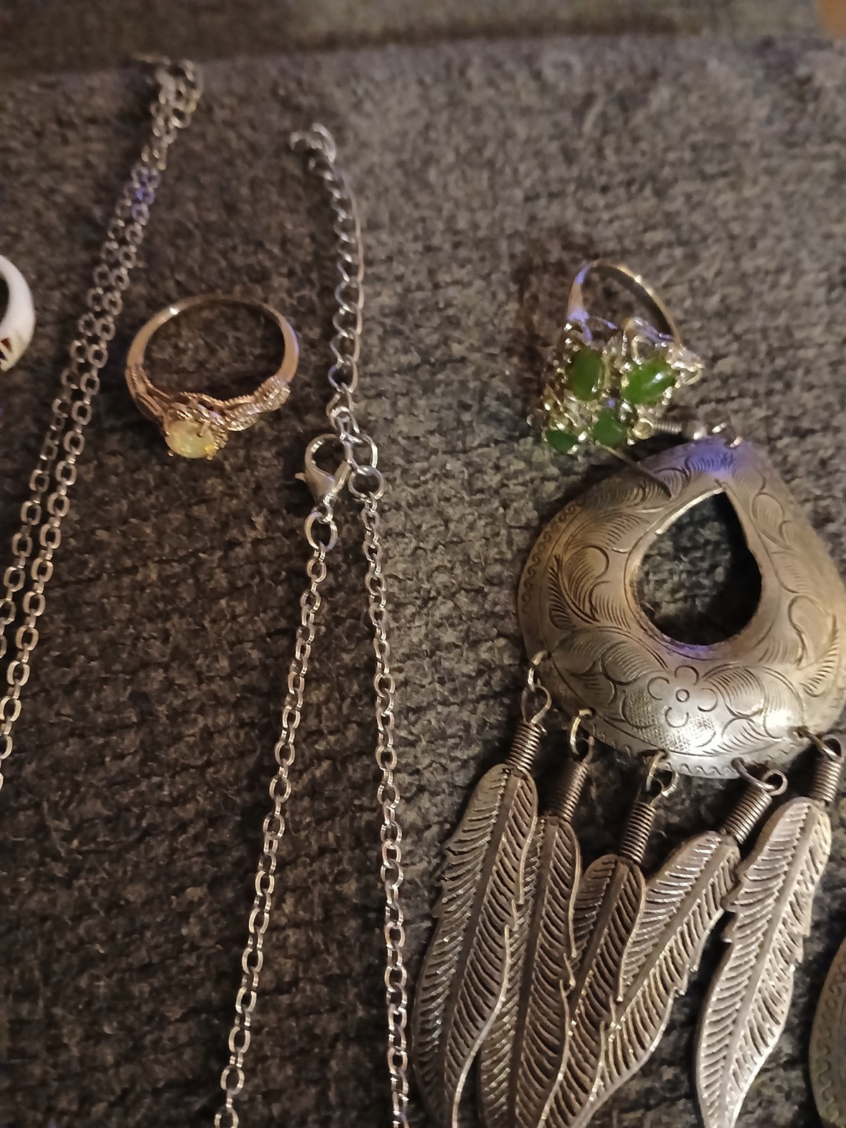 Vintage jewelry lot, Rings, Bracelets, Necklaces , Watches, earrings etc. 21 pc.