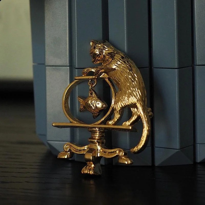 2Pcs Antique Jewelry Cat Vintage Fishing Brooch Personality Zinc Alloy US