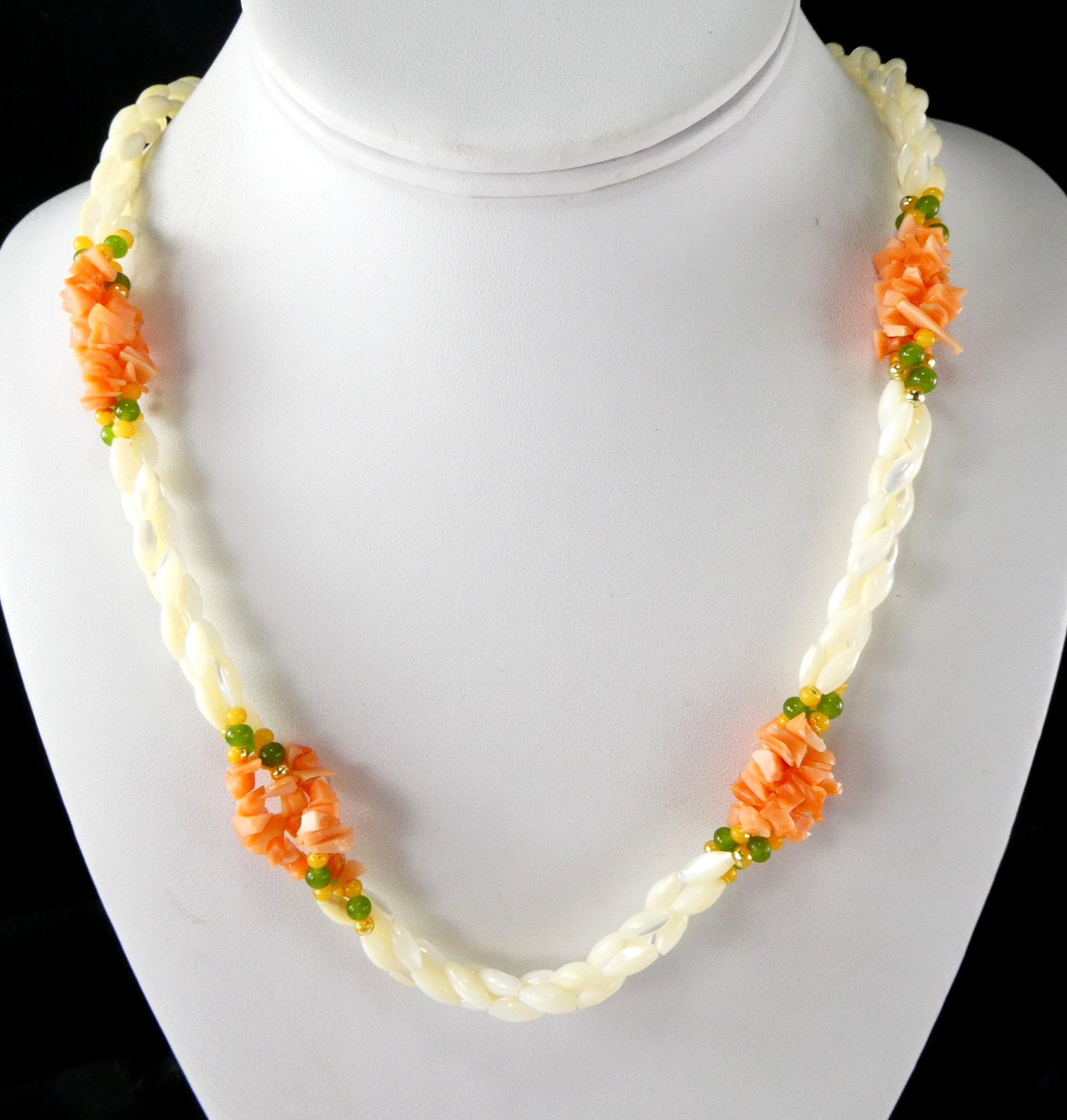 Lovely Freshwater Rice Pearls Necklace Coral Chips Jade Accent Beads Elegant