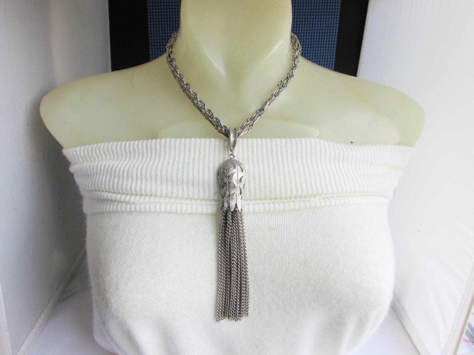 Vintage 5.5″ Chain Tassel Pendant Necklace Heavy SilverPlate Bar Link Rope Chain