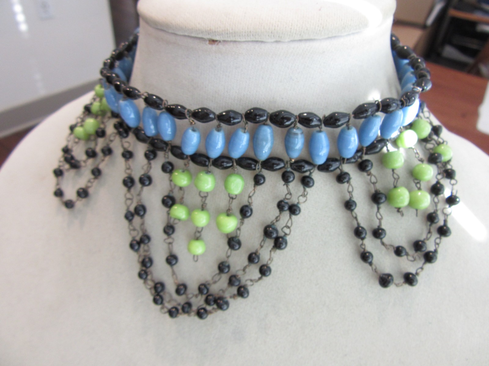 Boho style wired glass beads choker necklace in blue, black and green colors
