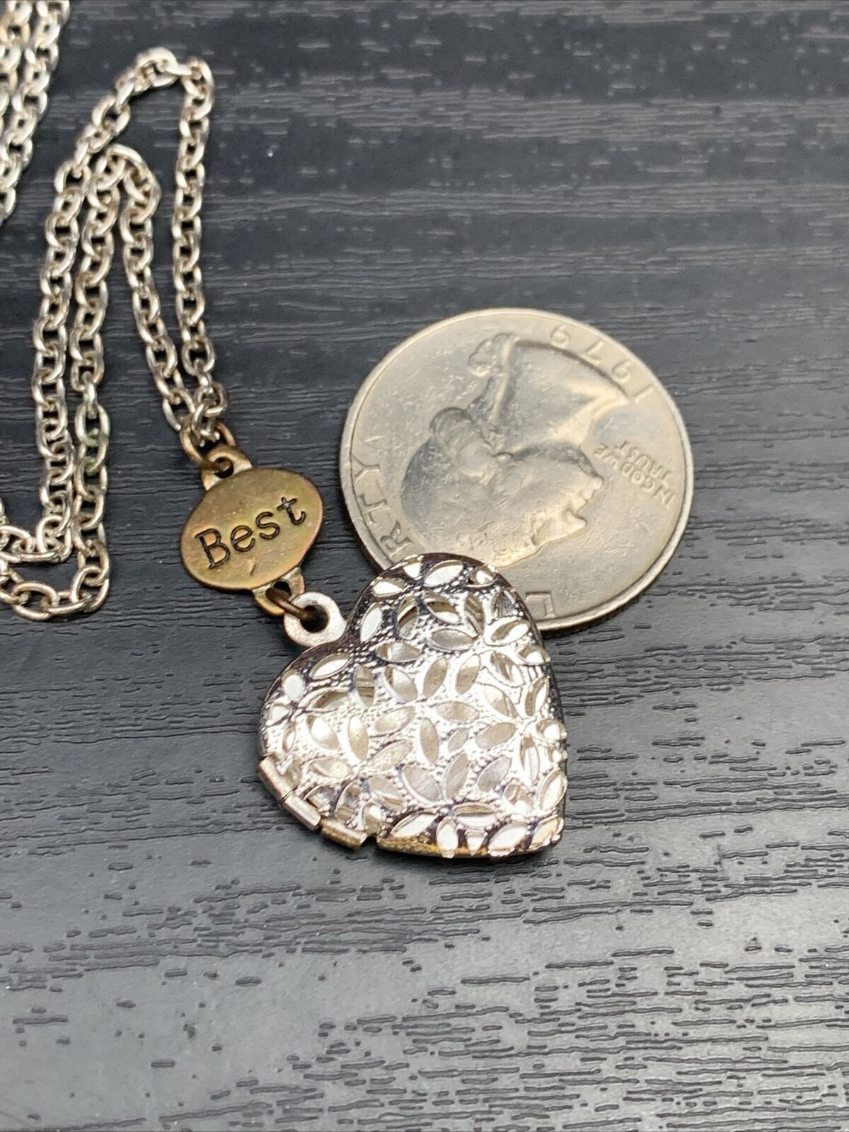 Vintage Necklace Pendant Silver Heart picture of locket￼ Silvertone 18”￼
