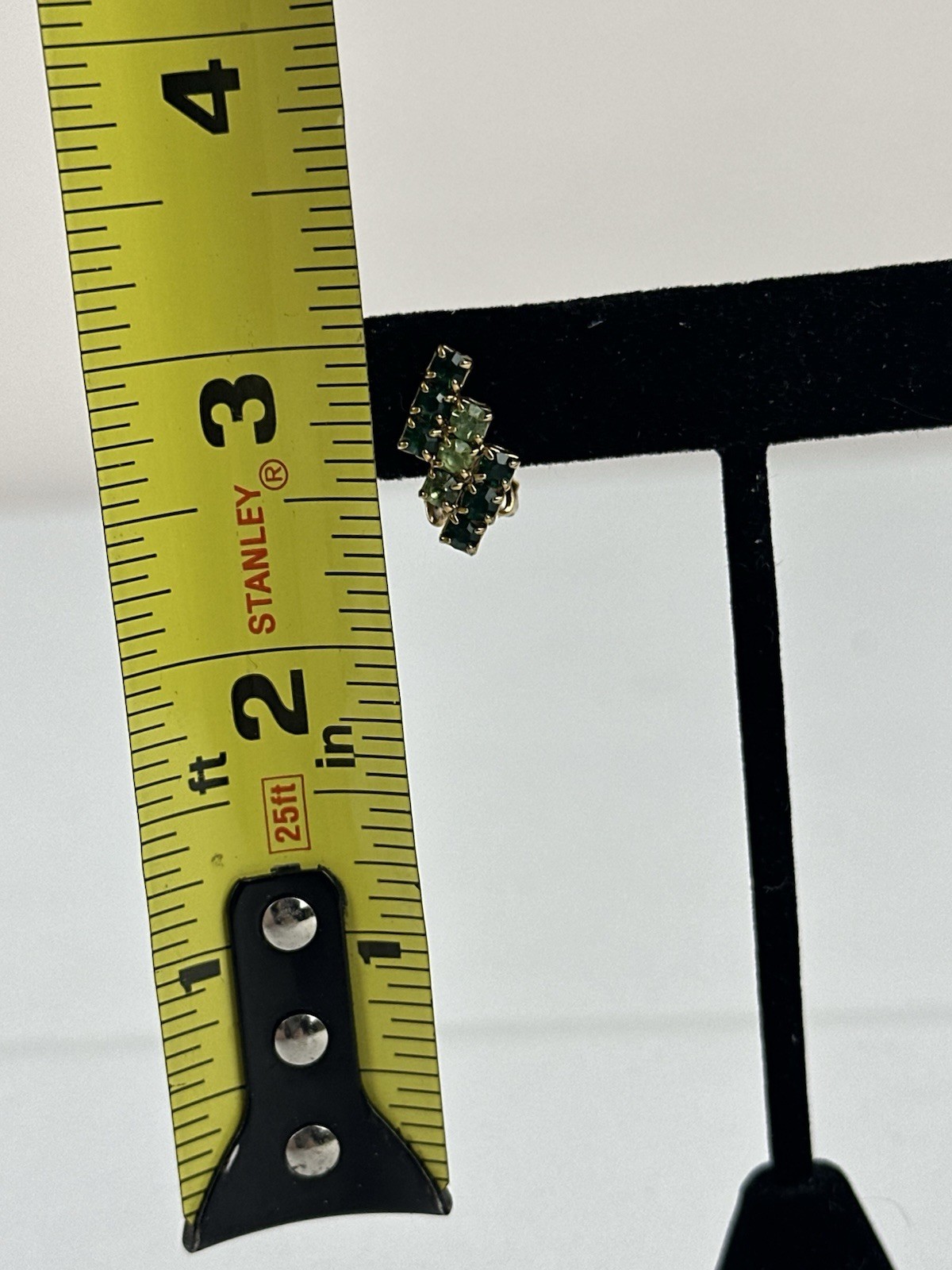Vintage Green Rhinestone Cluster Goldtone Clip On Earrings