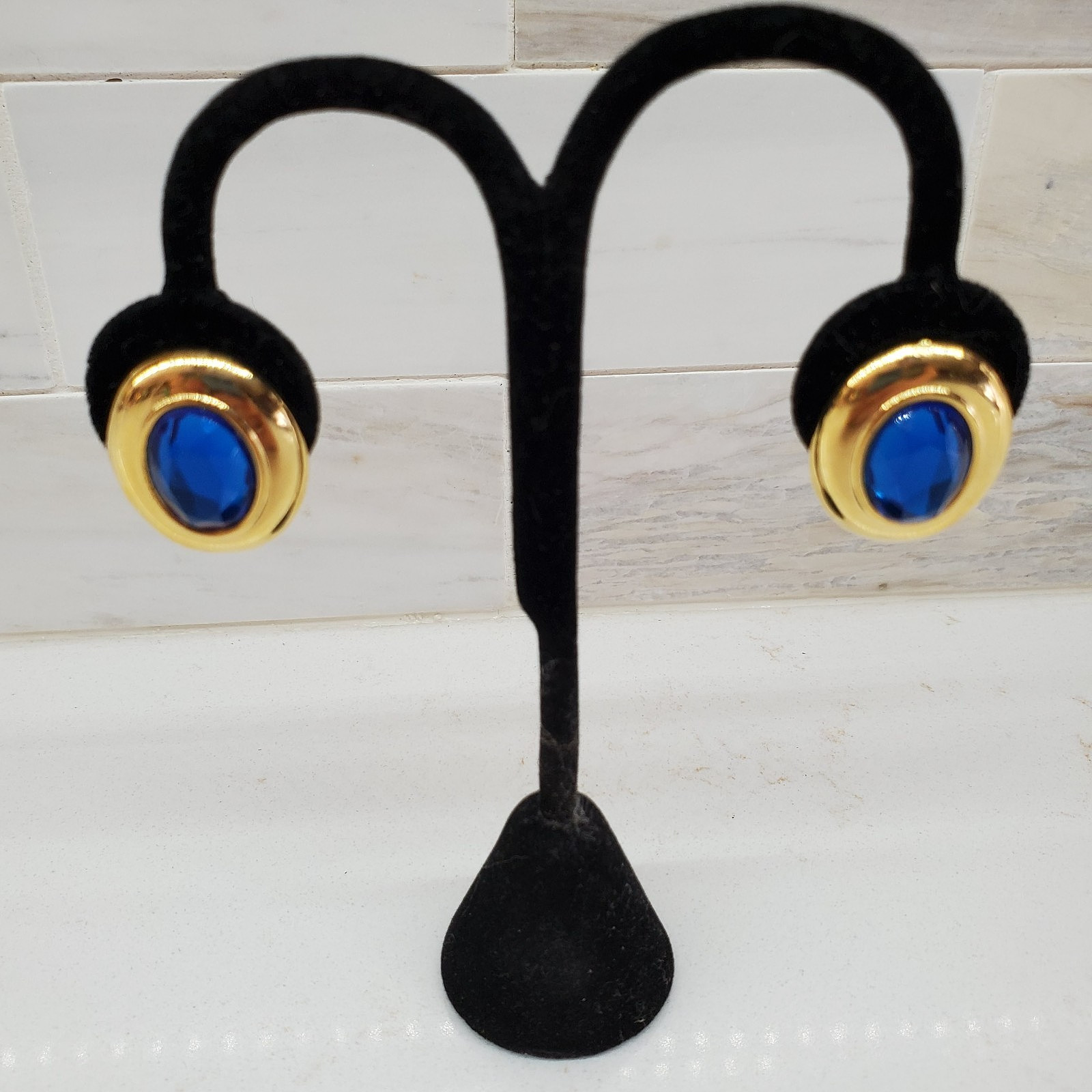 Clip On Earrings Faceted Blue Stone Designer VTG Gold Tone Lightweight with Pads