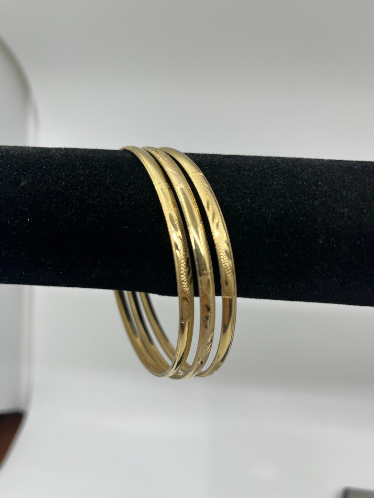 Vintage Gold Tone Bangle Bracelet Set 3 Etched Stackable Bangles Thin Slip On 8″