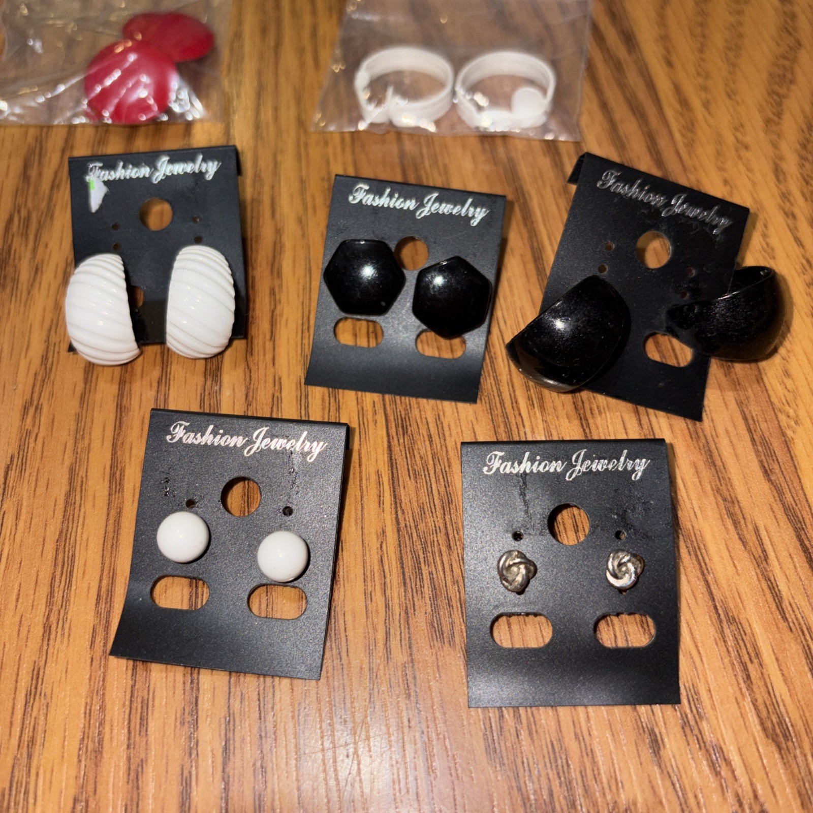 mixed lot pierced and clip on earrings