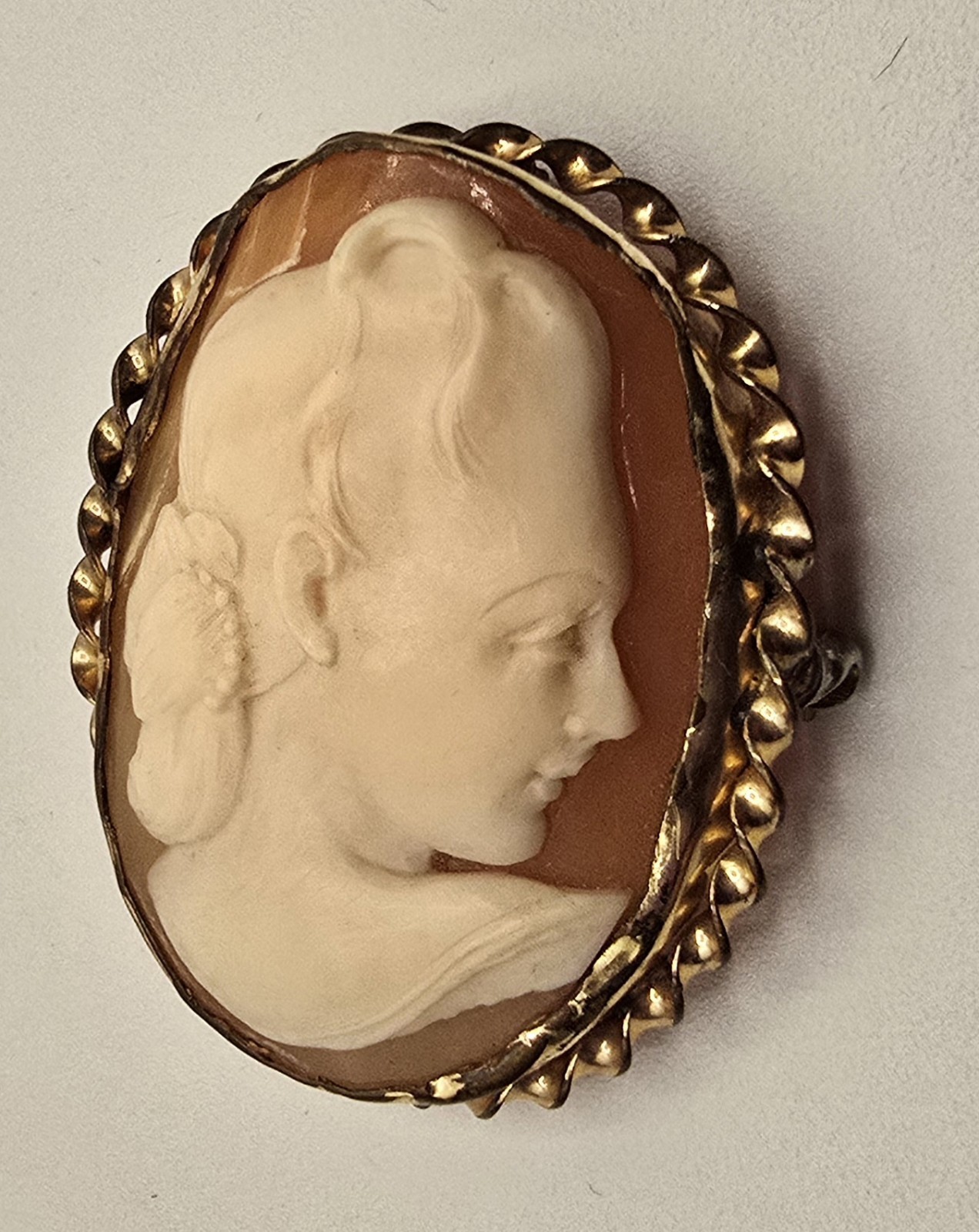 Antique Shell Cameo Oval Brooch/Pin Gold Filled Frame 1 1/4″ x 1 1/2″