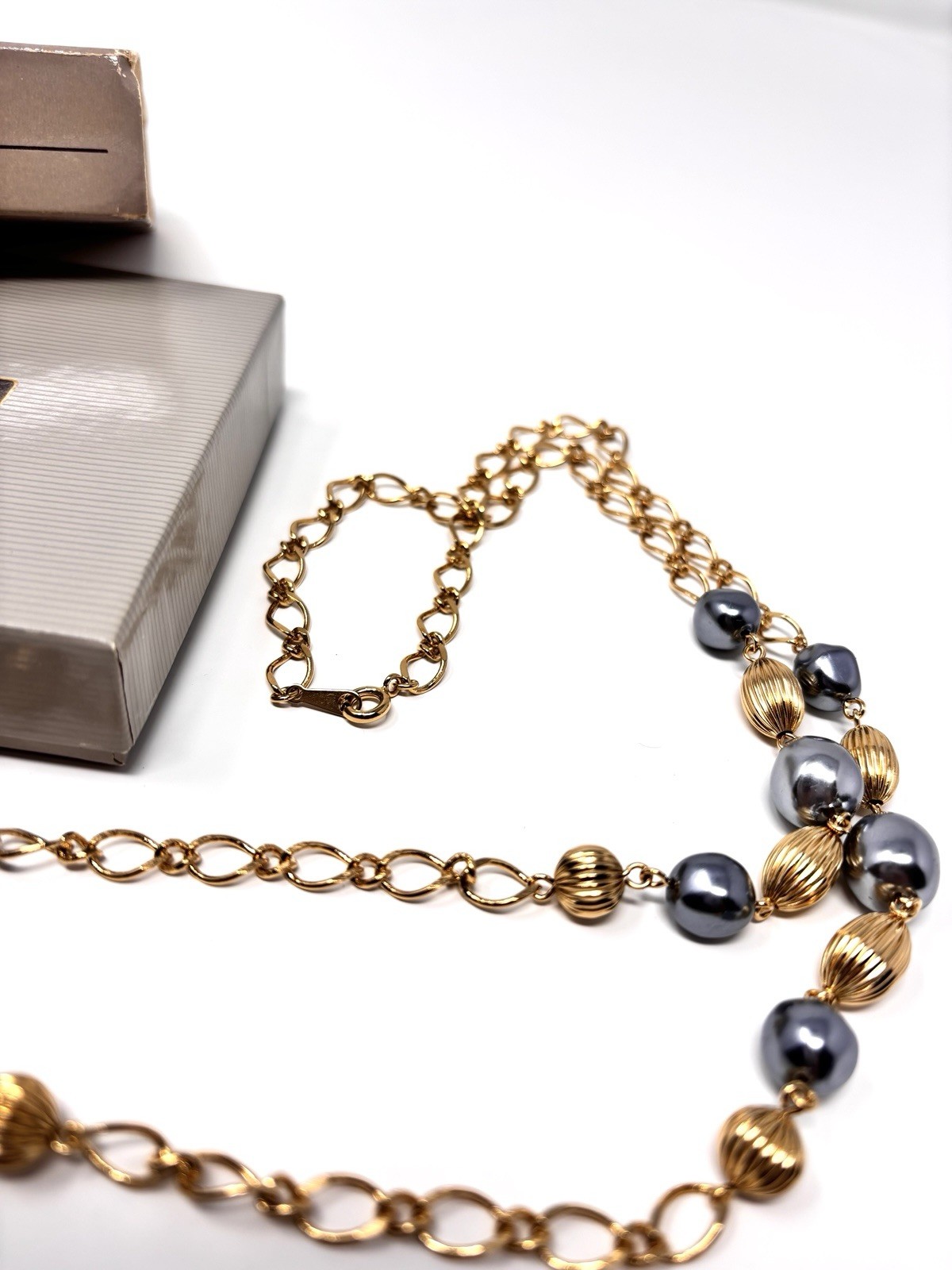 Vintage 1987 Avon Parisian Impressions 36″ Long Chain Dark Grey Necklace
