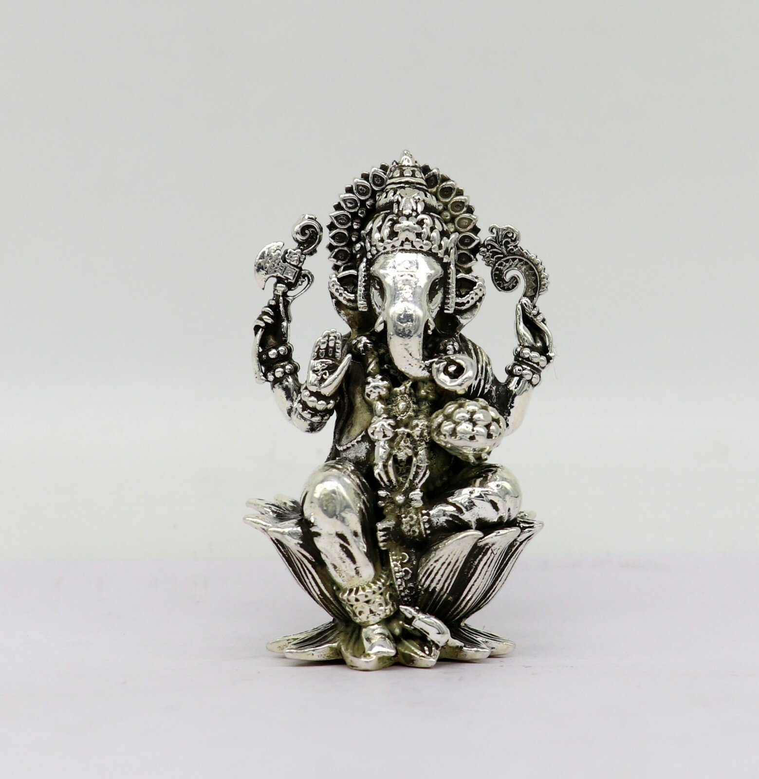 925 sterling silver Gorgeous Lord Ganesha statue, figurine, puja article su213