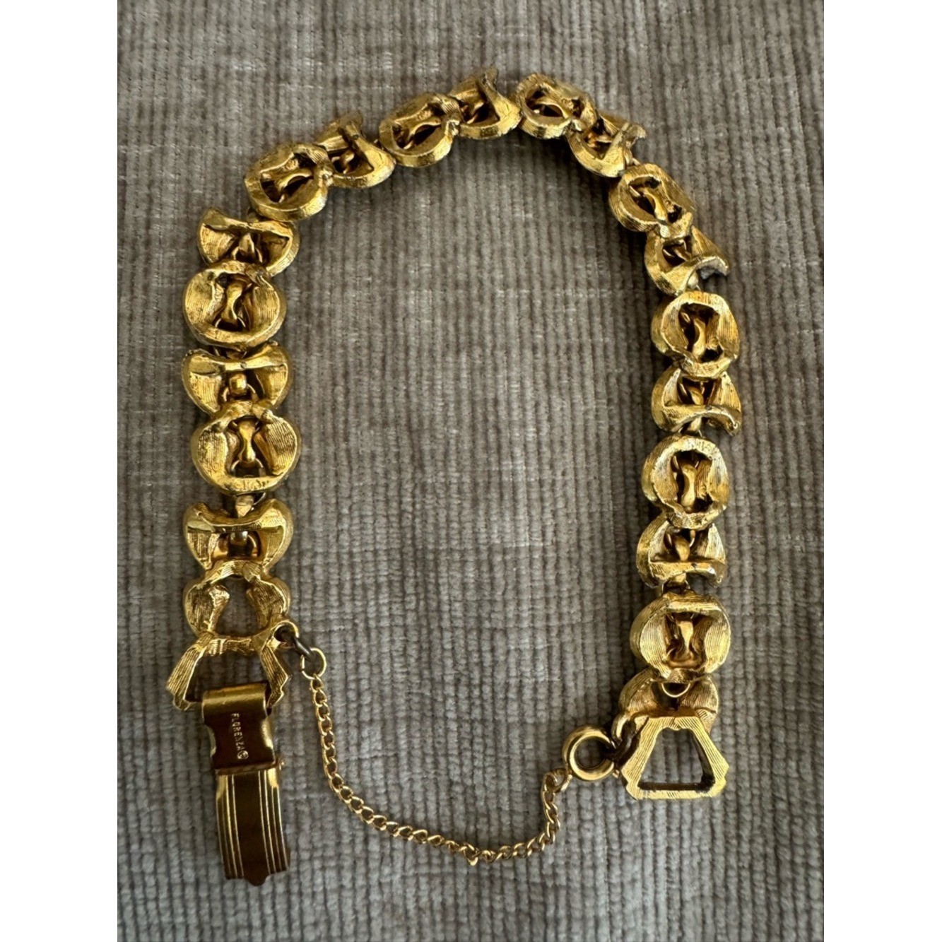 Vintage Florenza Gold Tone Leaf Link Bracelet with Safety Chain Signed