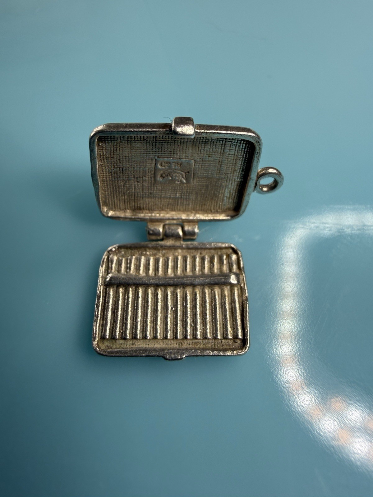 Vintage Cigarette Case Charm Opens Sterling Silver Fancy Scroll Top Nuvo 3.4g