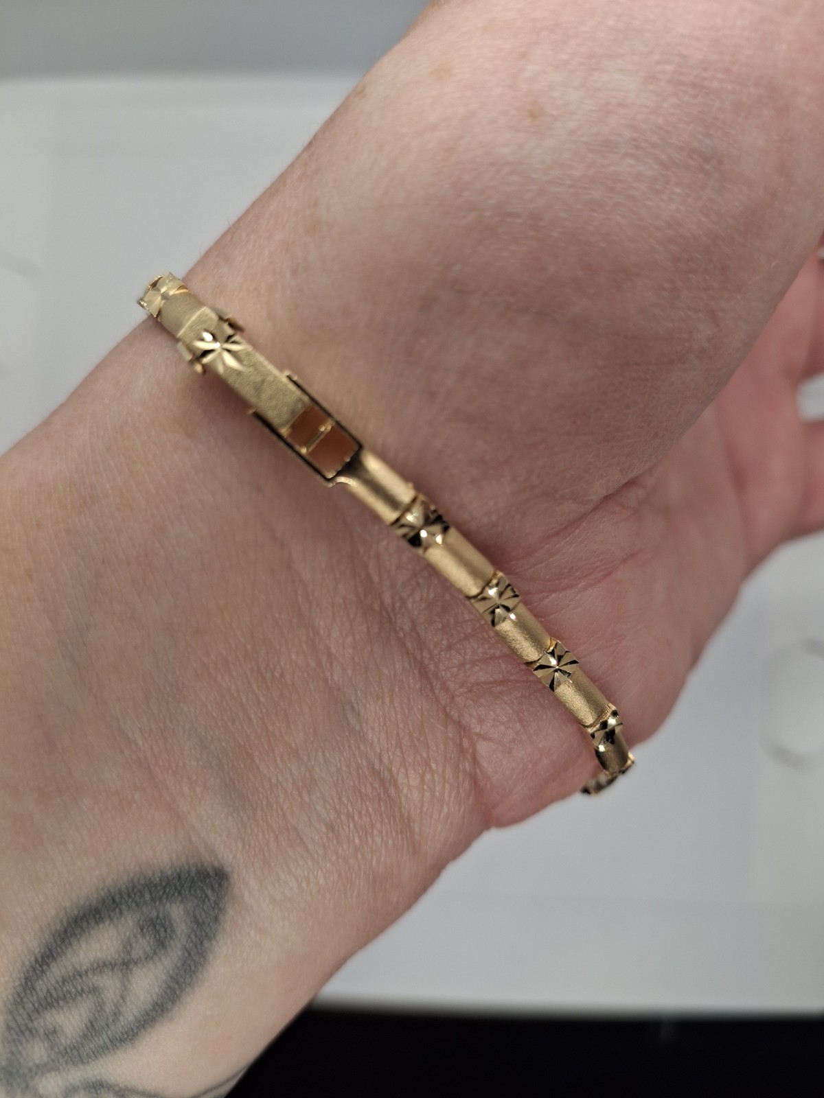 14K Yellow Gold Bracelet 7 1/4″ Long 3mm Wide 4.93 Grams