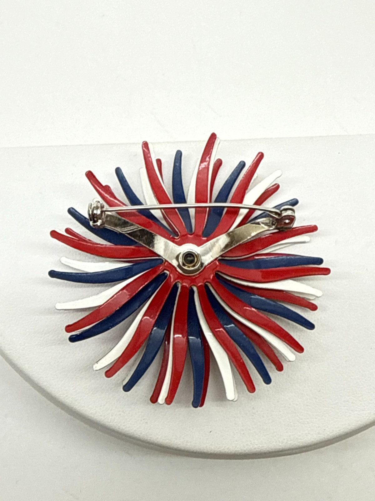 Vtg Red white blue Starburst Flower brooch pin unsigned patriotic America 250