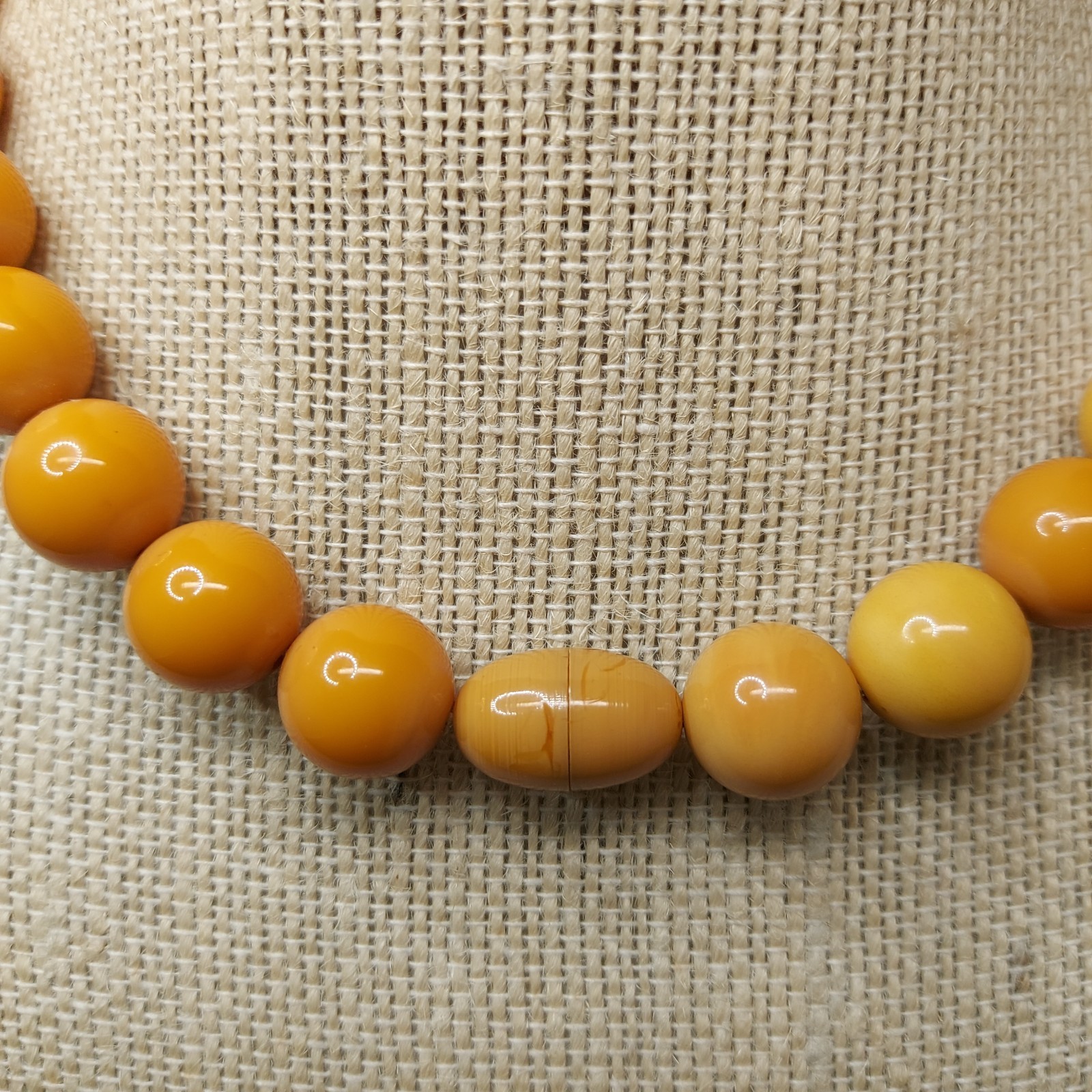 Vintage Butterscotch Egg Yolk Bakelite Round Beaded Necklace 15-1/2” 47g Tested