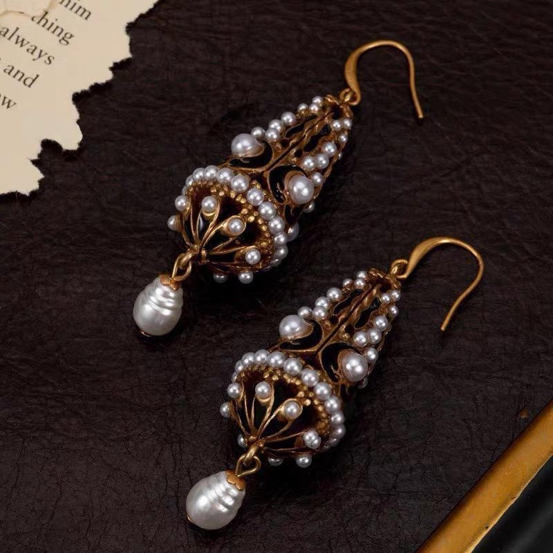 Antique style retro court imitation Pearl Earrings