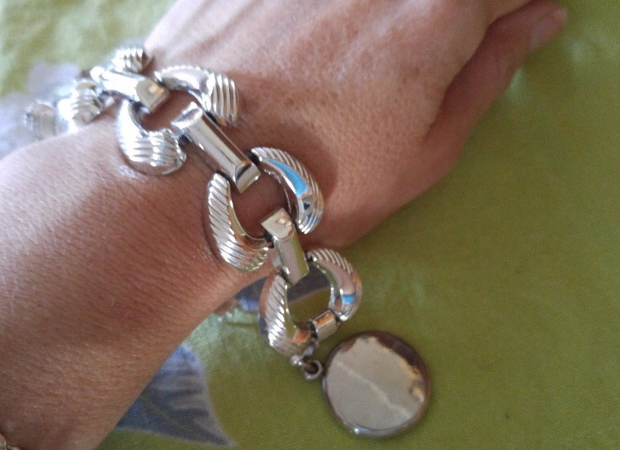 Vintage Charm link Bracelet silver tone heart shape heavy fob unknown designer