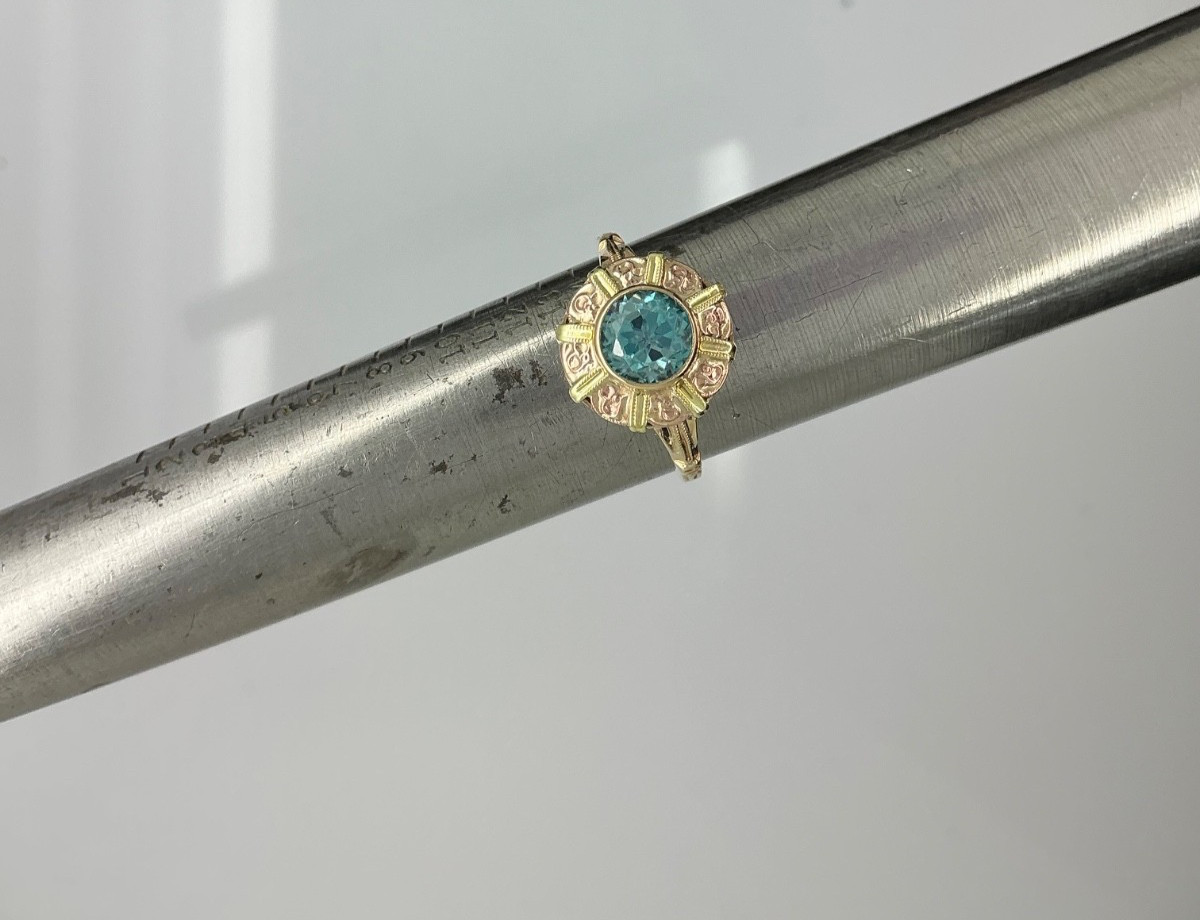 BEAUTIFUL Vintage Art Deco Yellow and Rose gold Blue Zircon Ring size 6.25