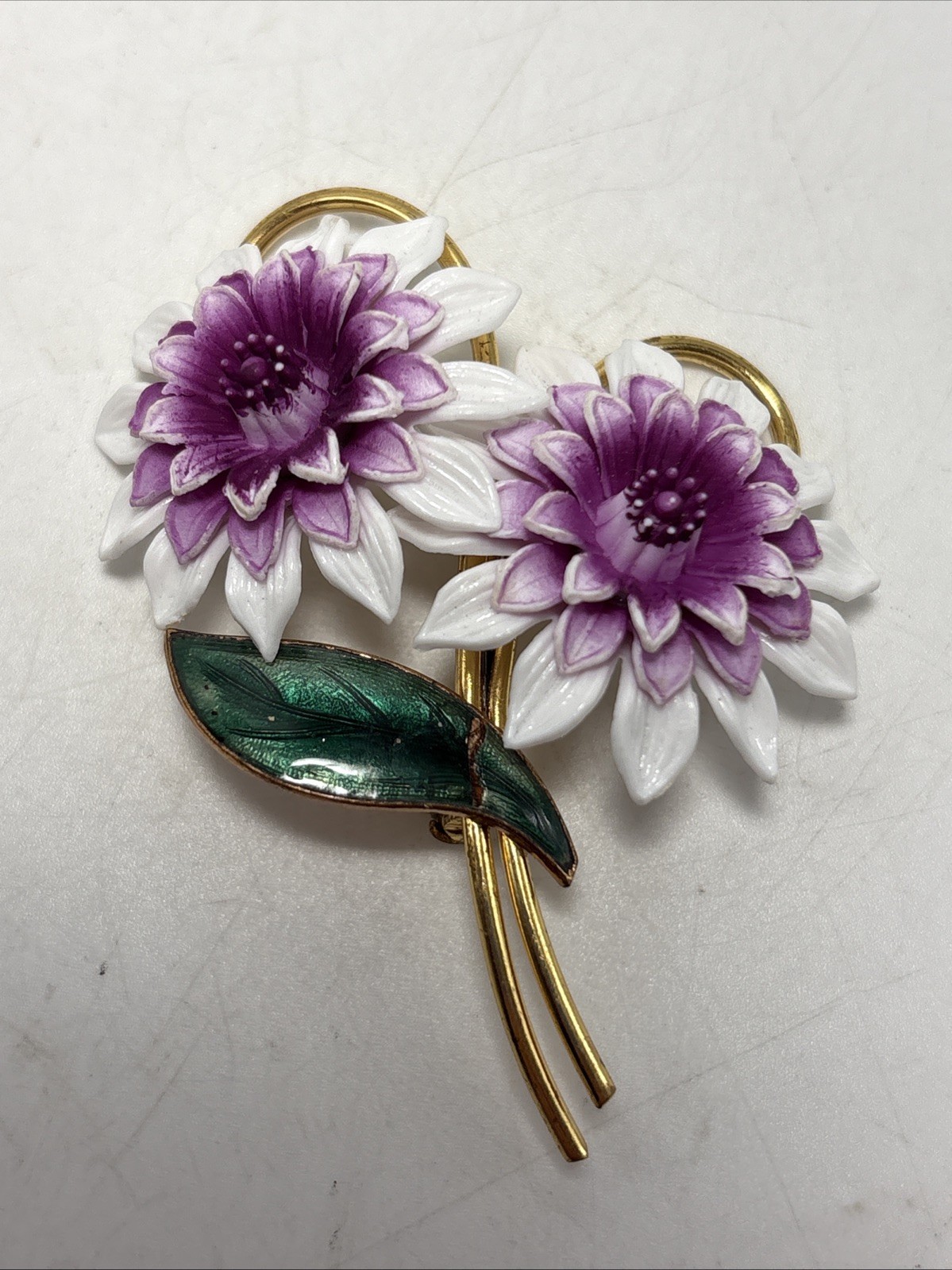 Flower Pin Brooch Plastic Flowers Enamel Leaf White Purple Green Gold Tone
