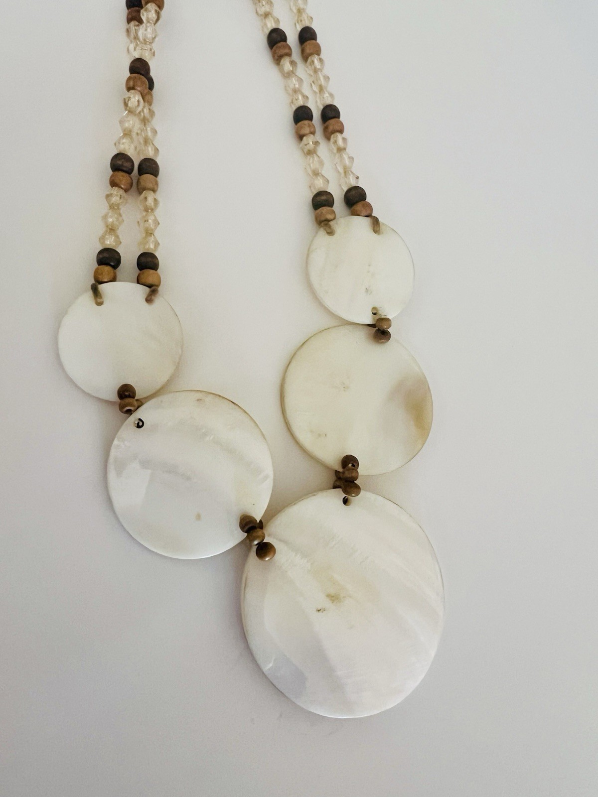 White Round Mother Of Pearl + Bead Necklace Beautiful Colors