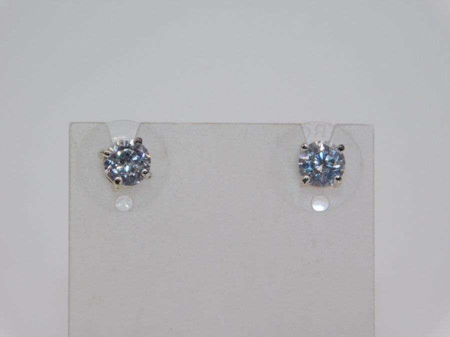 A766-VINTAGE PIERCED EARRINGS~SILVER TONE/SOLITAIRE STONE~STUD~1/4″~CLASSIC