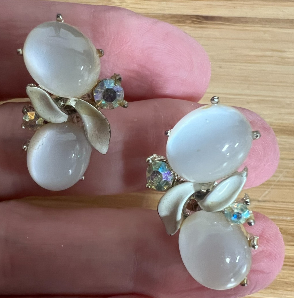 Moonglow and Rhinestones – Lisner – screwback ear rings- signed